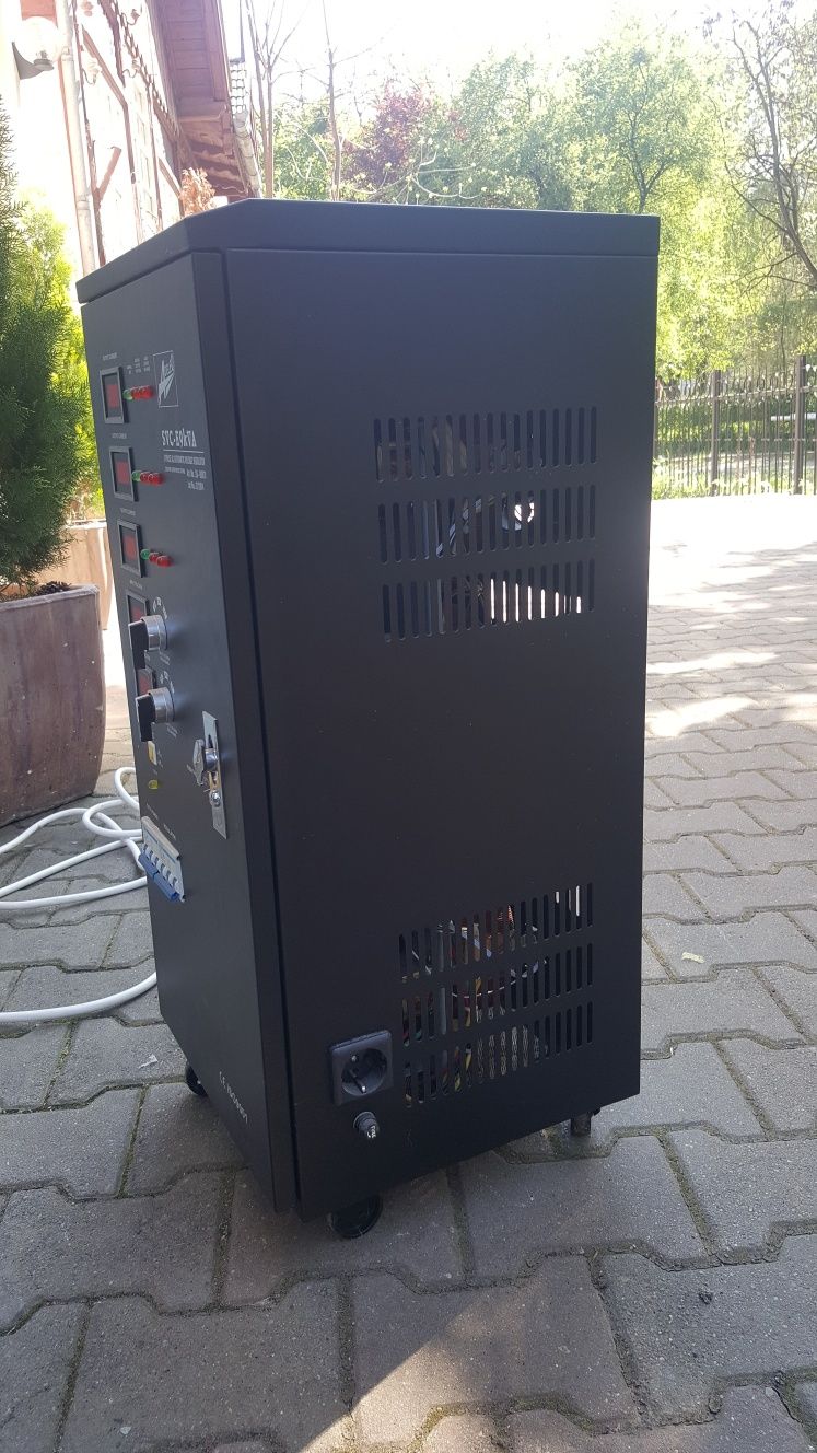 Stabilizator de tensiune 9kw 220 sau 380 V