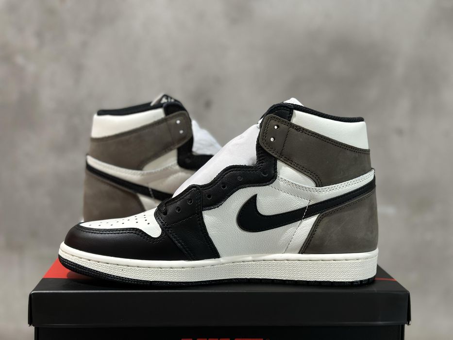 Jordan 1 Dark Mocha 42