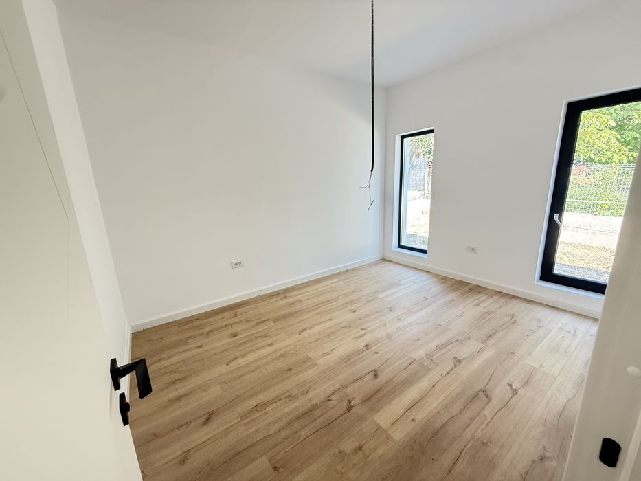 Casa 4 camere Incalzire in pardoseala - 500 mp teren