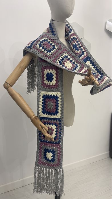 Шарф ручной вязки