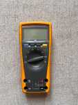Fluke 175 True RMS multimeter