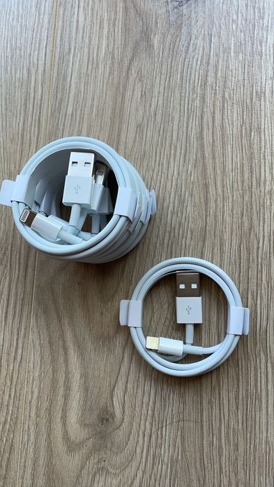 Кабел за данни Apple MD818, Lightning - USB, 1 м,Бял