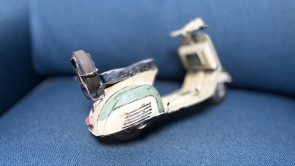 Macheta Scoter Vespa Tabla-Detalii F Bune-Anglia-25 cm-Citeste Anuntul