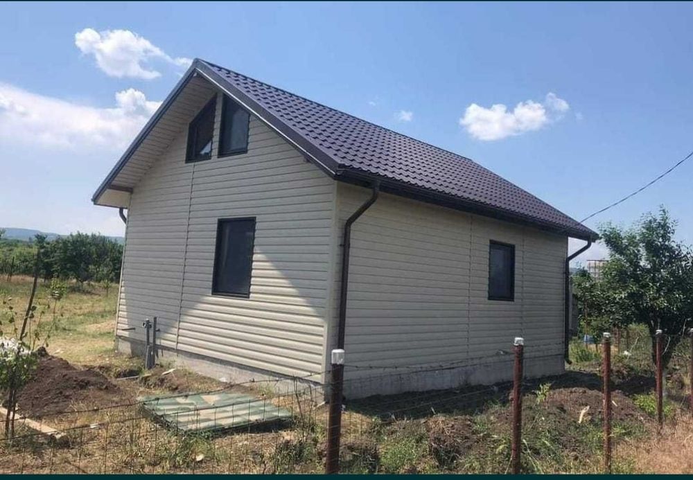 Vând căsuțe din lemn