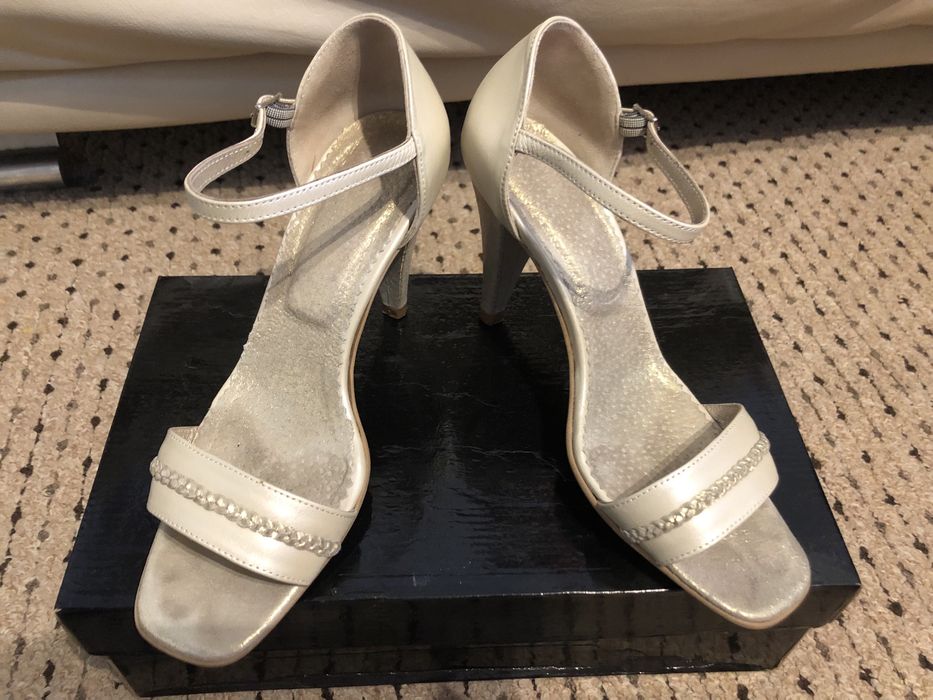 Vand sandale elegante marimea 37 Hotstepper