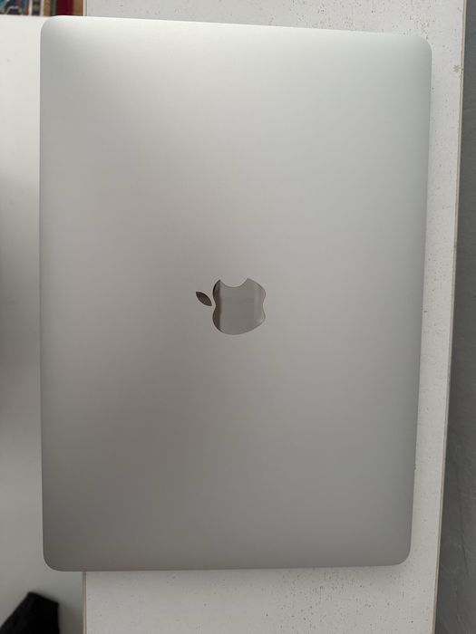 Macbook Pro 2019/i5/8/256