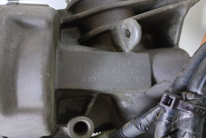 Caseta directie 1K1423051CH Volkswagen VW Caddy a 3-a generatie seria