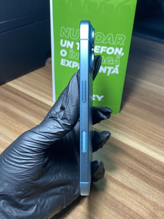 iPhone 16 • 128 GB • Teal