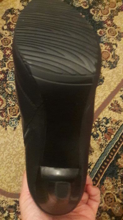 Продам кожанные сапоги