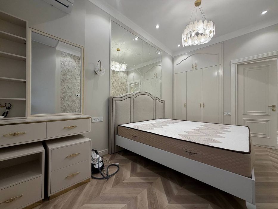 Квартира продается 4/4/10 на жк London