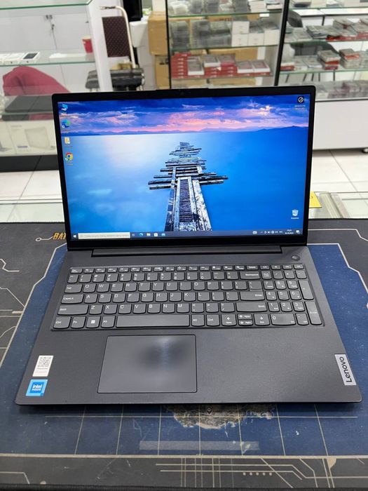 Lenova v15 intel Celeron N4500 4/256gb holati yaxshi