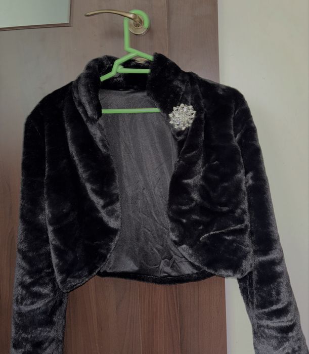 Haina de blana, neagra