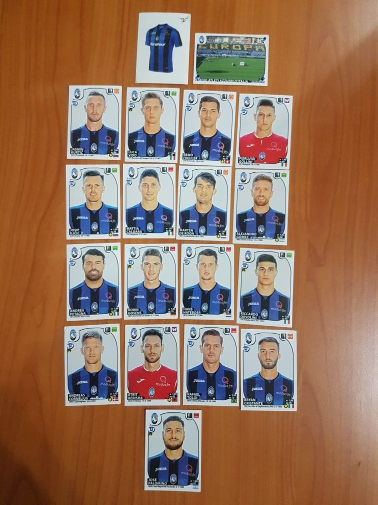 Cartonașe cu fotbaliști Panini Italia.  2017-2018.