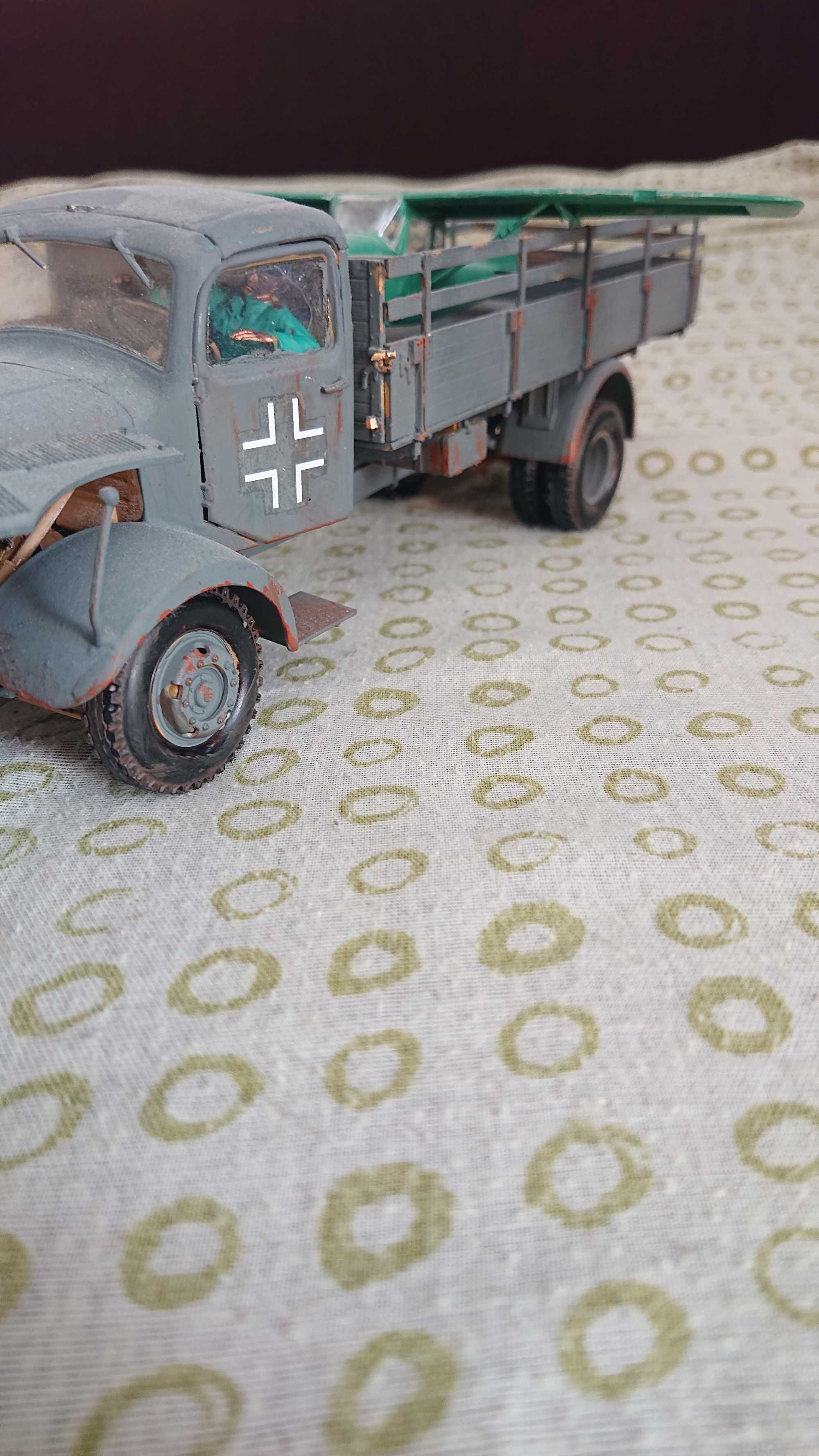 Macheta camion 1 /35 mercedes Benz l 4500 Transport inclus în preț