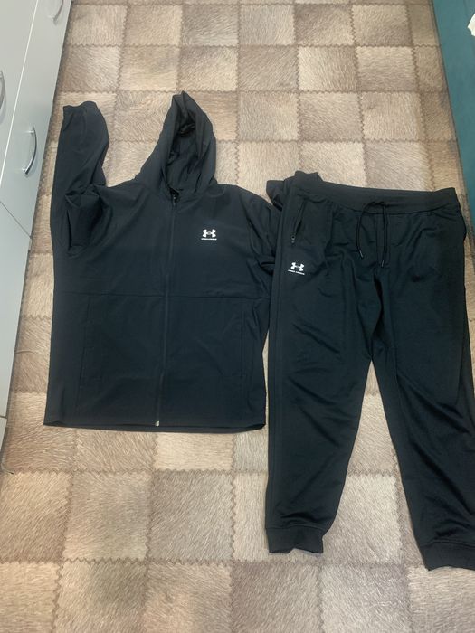 Продам спортивный костюм under armour, почти новый, одевалось один раз