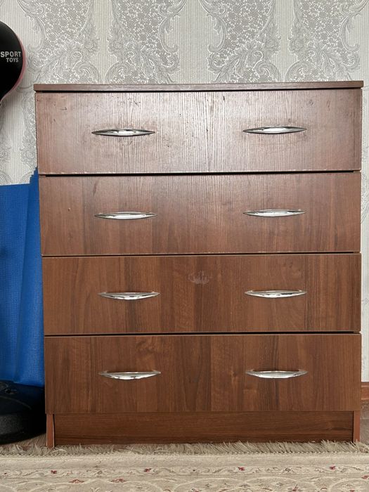 Комод в гостиную или спальню