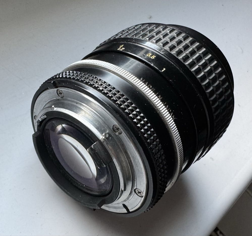 Nikon Ai Nikkor 105mm f/2.5