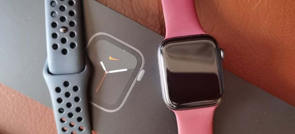 Apple Watch series 6, 44 mm