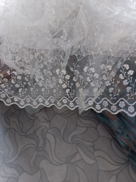 Продаю тюль в зал или в спальню