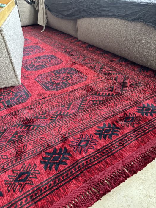 Нов  килим 2,30/1,60 червен/чере