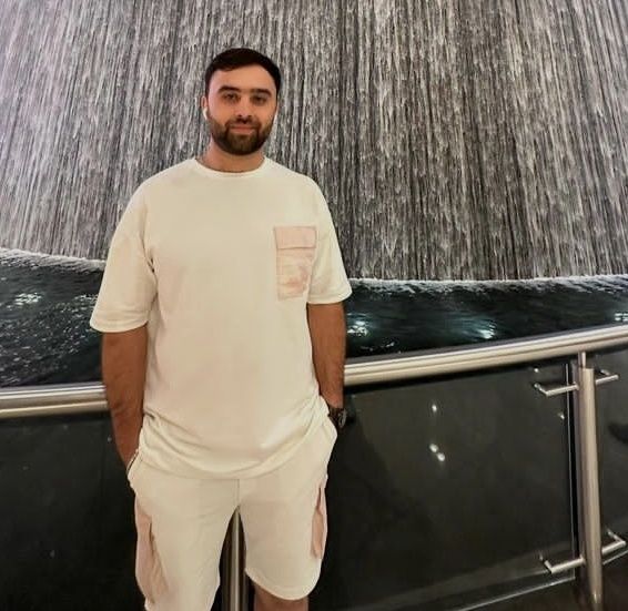 Kempi. 380v sotiladi shrochna pul kerak