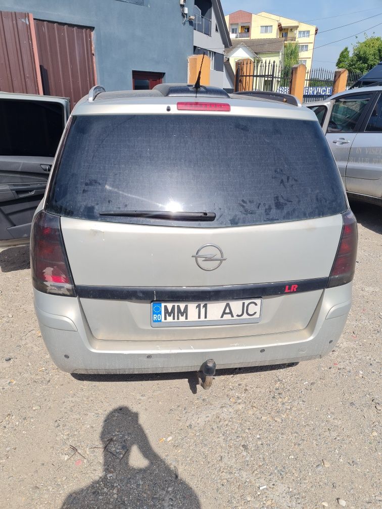 Dezmembrez Opel Zafira B 1.9 Diesel