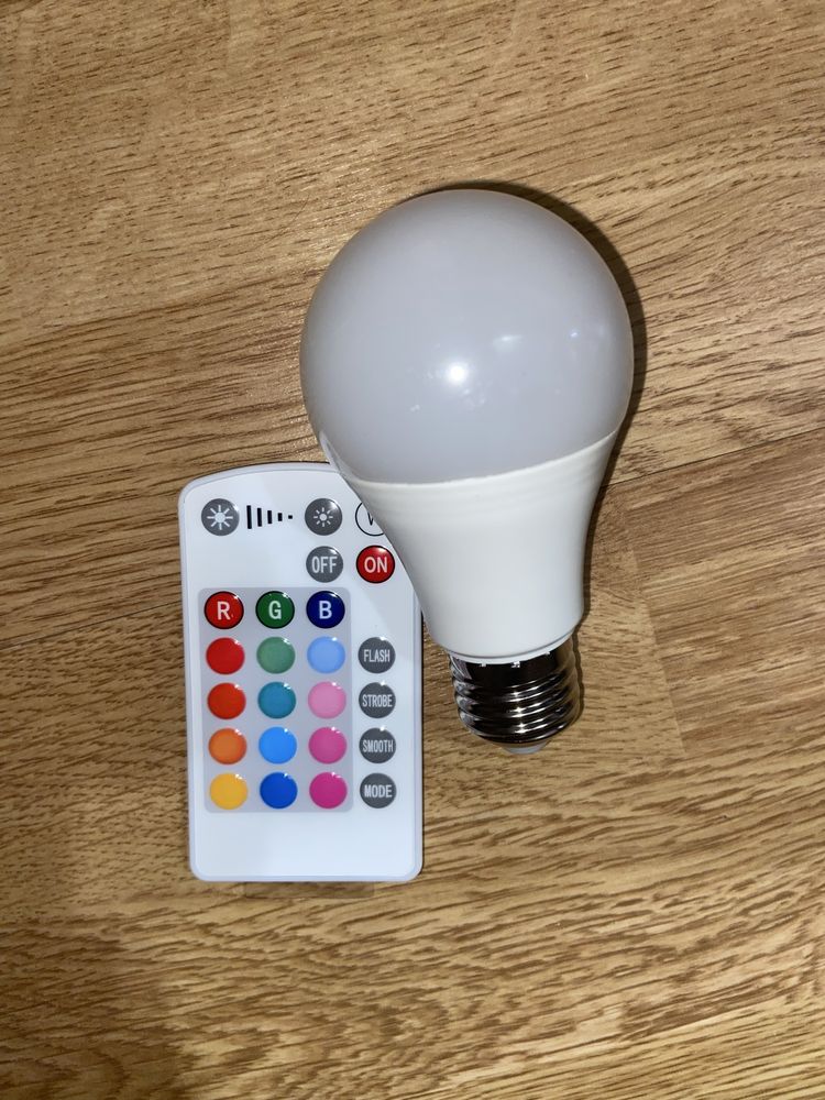 LED крушка с дистанционно - RGB 16 цвята с режим за смяна на цвета