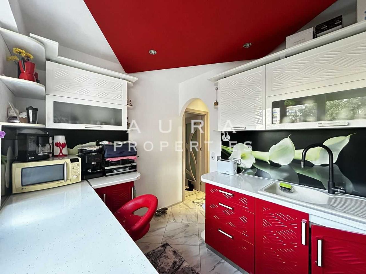 Продава се Тристаен апартамент в Разград, Орел - 76 кв.м за 1410 €/кв.м - Снимка #3