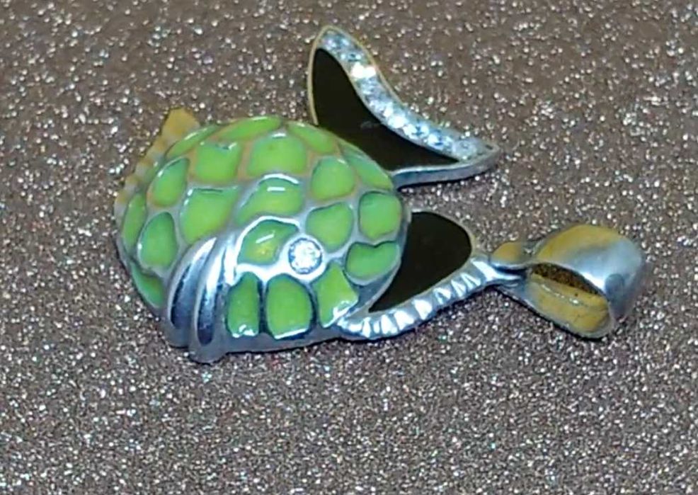 Pandantiv peștișor emailat din argint 925 cu zirconii