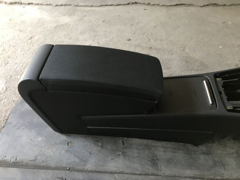 Cotiera VW Passat B6 B7 CC Suport Pahare Priza Ventilatie