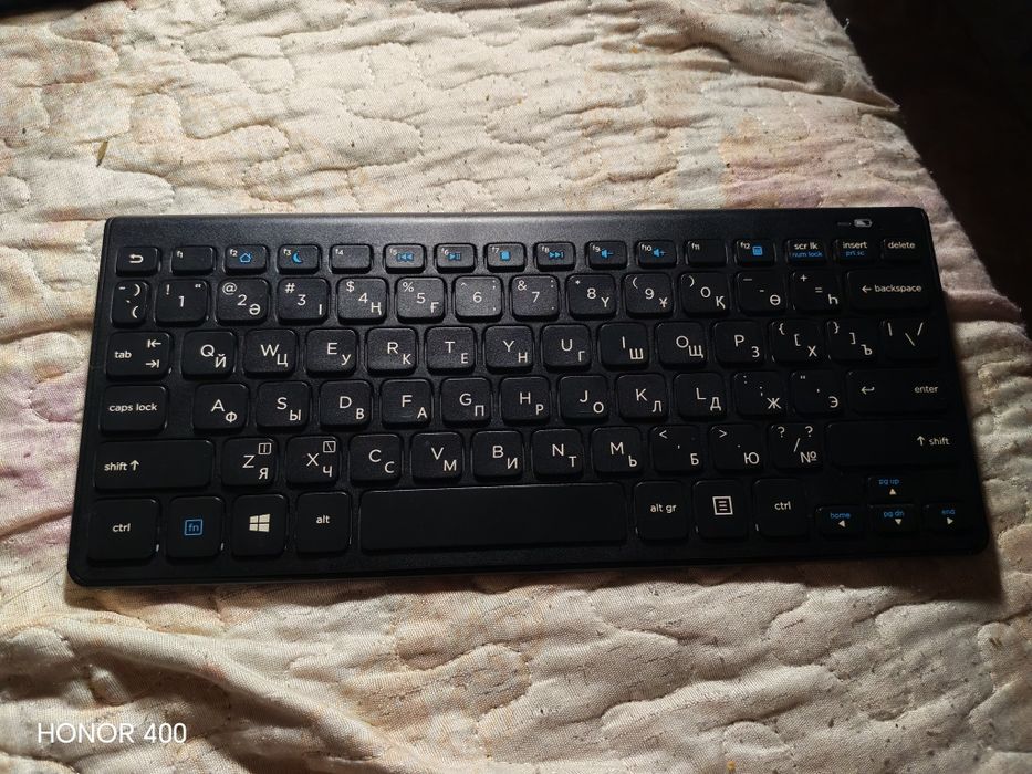 HP Bluetooth Keyboard K4000