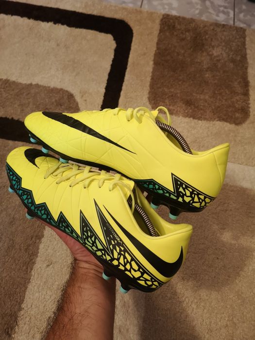 Vând ghete de fotbal Nike Hypervenom în stare impecabilă
Nr 45
Preț 2