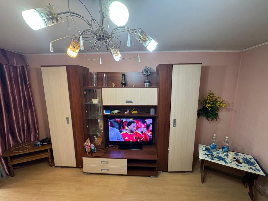 Срочно продам шкаф вместе с телевизором