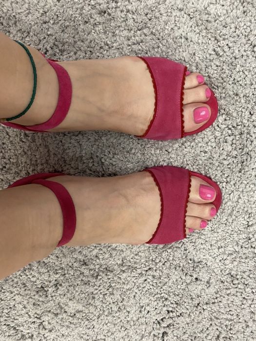 Sandale piele intoarsa ciclam