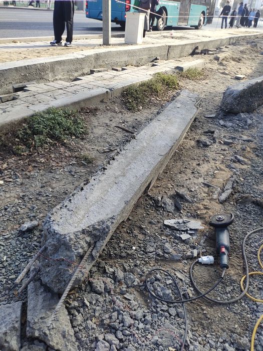 Бетонные блоки отход 17 шт примерно по 2 метра