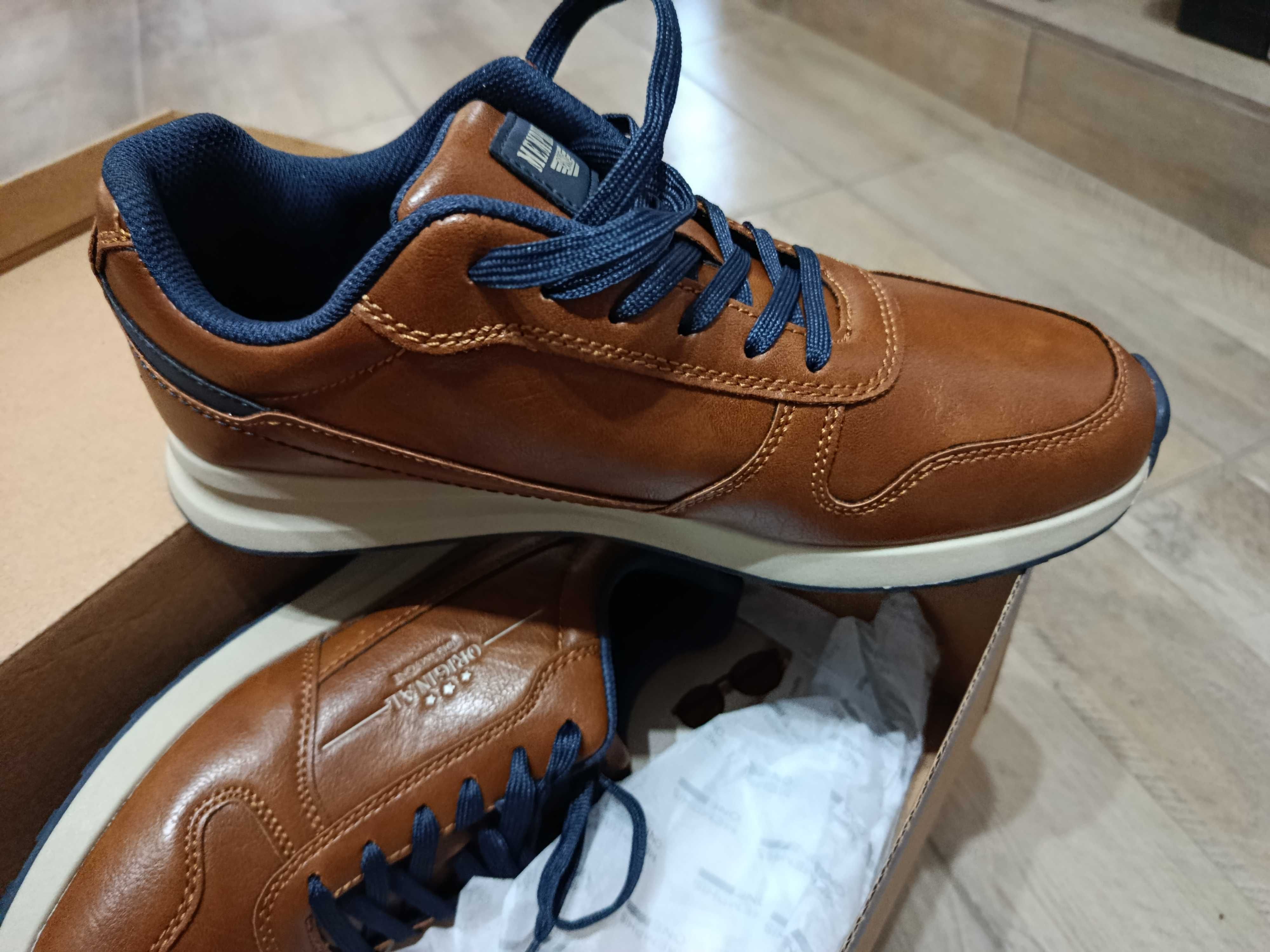 Adidasi barbati Memphis One
