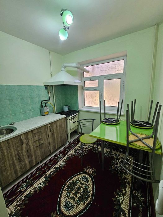 Buxoroda kvartira sotiladi 2 xonali 54m² 2-qavat.