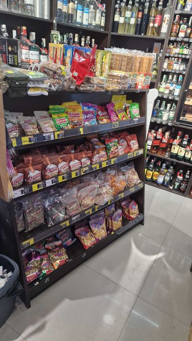 Продавам два броя пирамида за излагане на стока