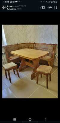 Продам кухонный стол со стульями