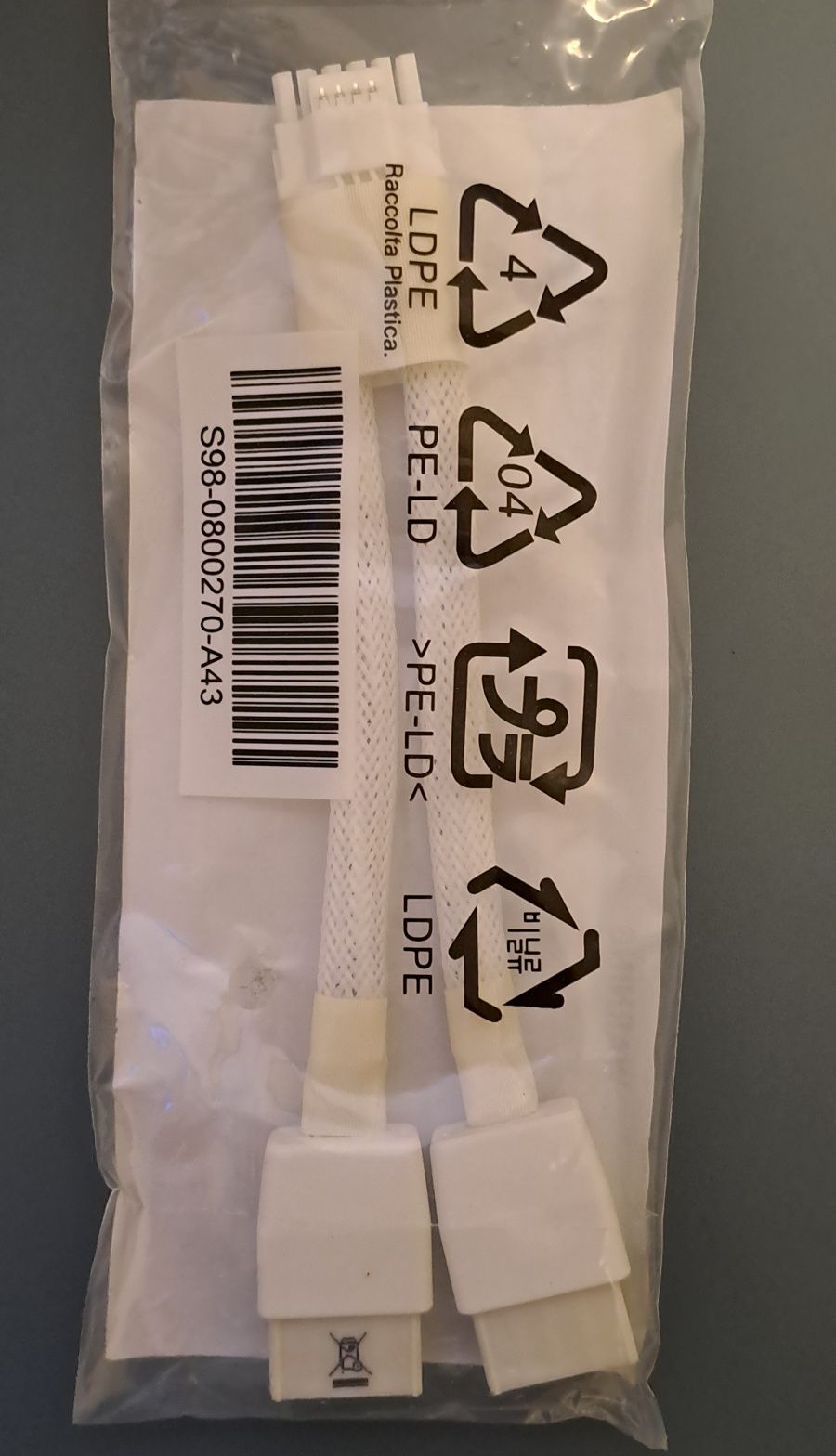 Adaptor alimentare  12VHPWR negru sau alb cu 2, 3 sau 4 conectori IN