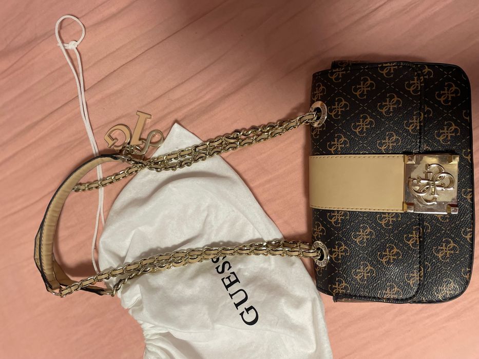 оригинална чанта на Guess