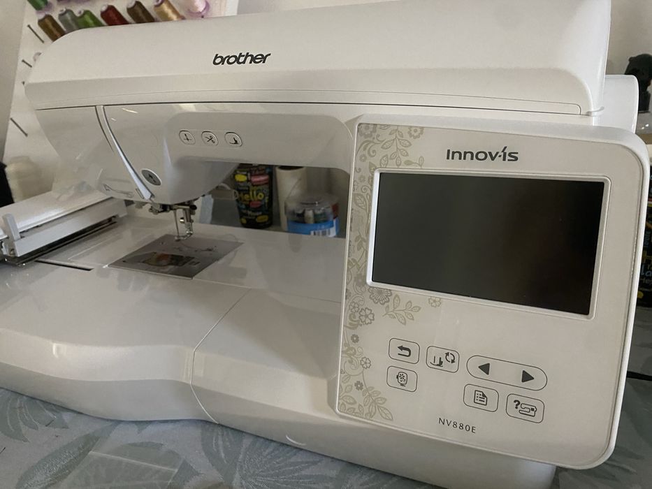 Masina de brodat computerizata Brother innovis 880e