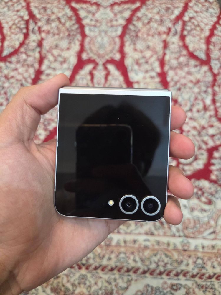 Продается samsung galaxy z flip 6