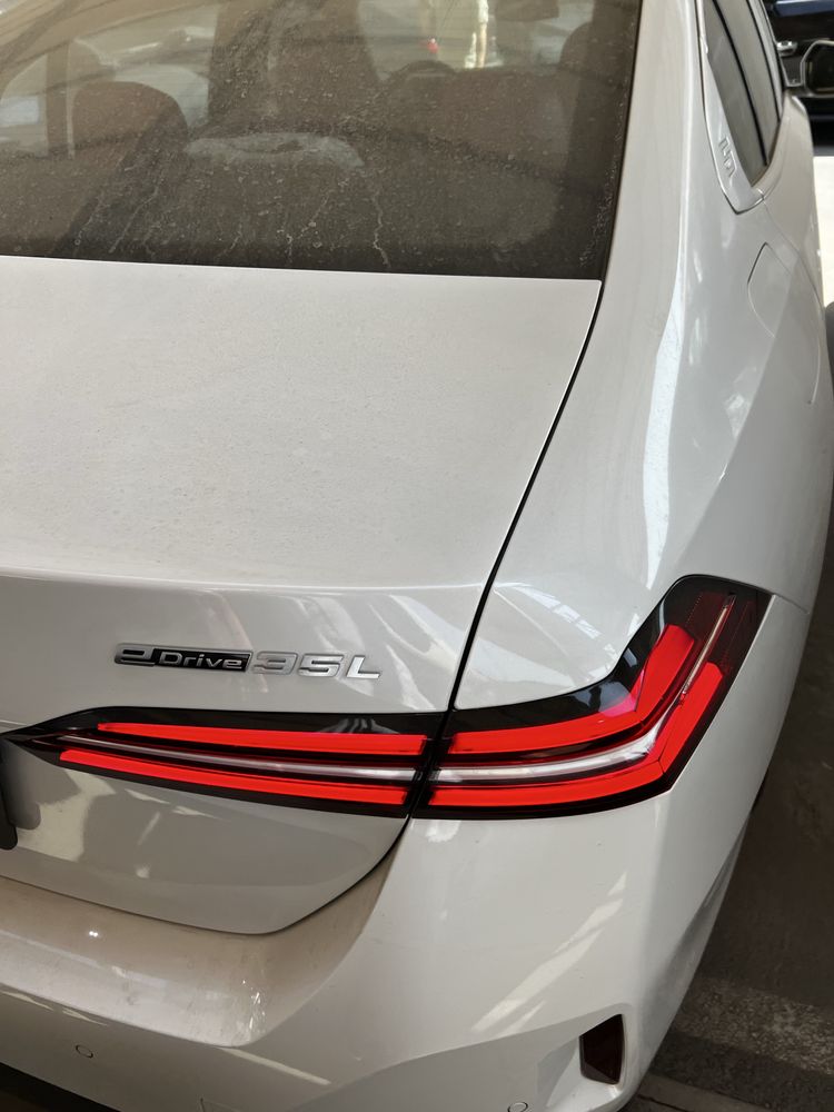 BMW i5 35L sotiladi