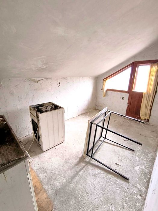 Продавам масивна къща в гр. Перник кв. Нов Драгановец