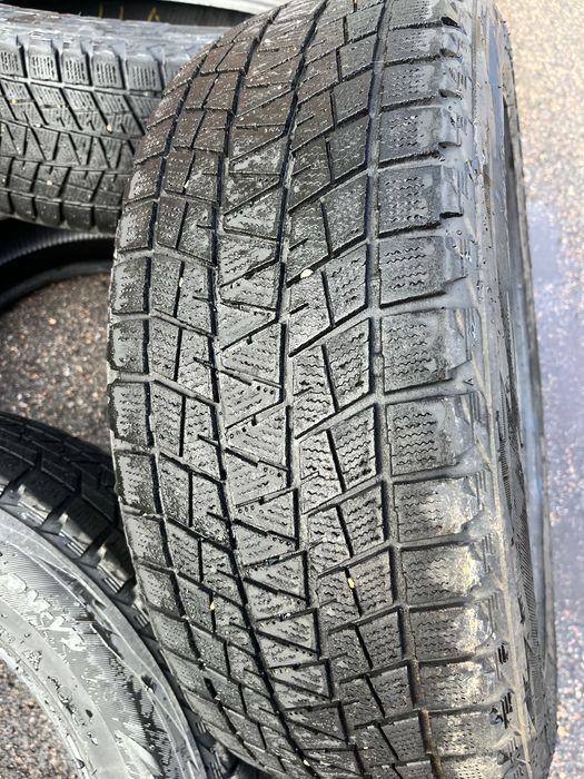 Продам зимние шины BRIDGESTONE BLIZAK DM-V1 235*60*r18