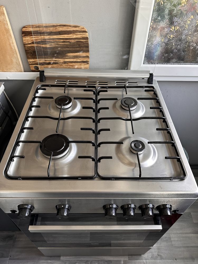 Газова готварска печка Beko FSGT62110DXO