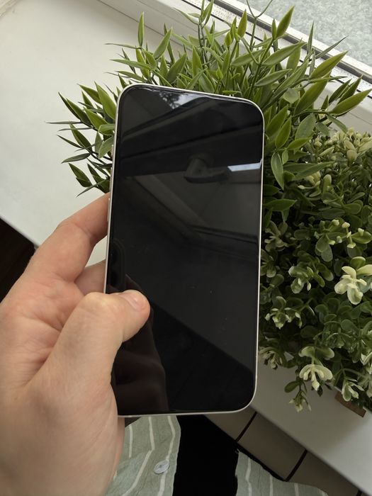 Продар Iphone 13 в отличном состоянии