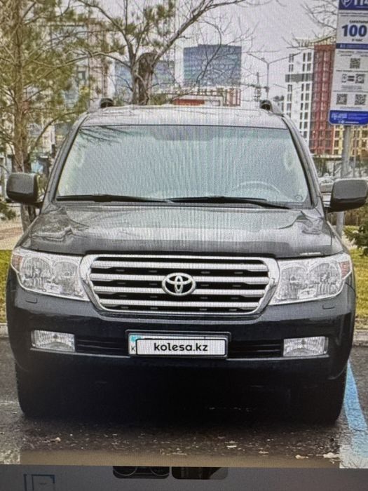 Продается Тоуота Land Cruiser 200, 2010 года, состояние идеальное