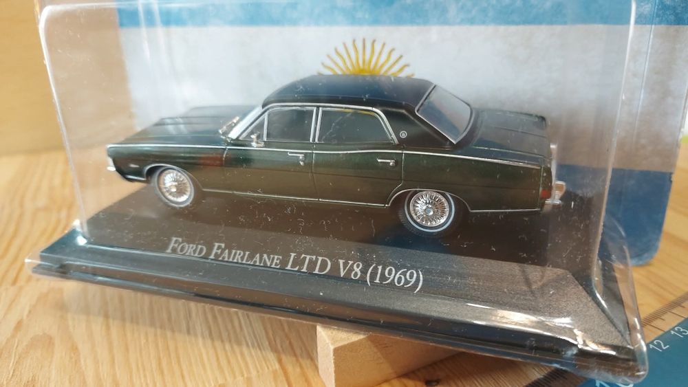Ford Fairlane LTD V8 1969. Цена: 30лв. Метал и пластмаса. В опаковка.